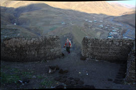 Женщина на фоне природы