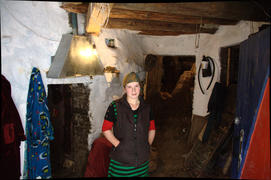 Девушка в комнате