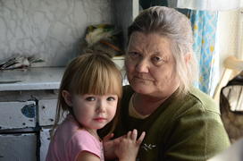 бабушка с внучкой