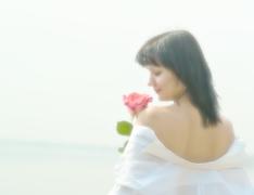 Портрет девушки с розой