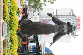 Скульптура женщины 