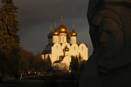 Ярославль. Монумент и храм