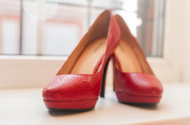 Красные туфельки невесты