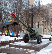 Пушка, установленная на Московской улице, являвшейся передовой линией обороны Москвы в 1941 году 