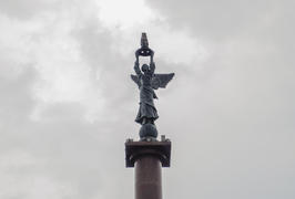 Стелла на площади. Новороссийск 