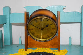 Античные старинные часы. Часы начала двадцатого века.