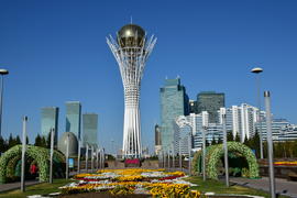 Башня "БАЙТЕРЕК" в Астане
