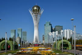 Башня "БАЙТЕРЕК" в Астане