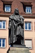 Германия - город Нюрнберг. Скульптура Альбрехта Дюрера 