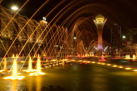 Астана - Башня "Байтерек"-ночью 