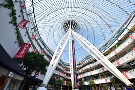 Интерьер торгового центра "ХАН-ШАТЫР" в Астане