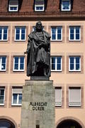 Германия - город Нюрнберг. Скульптура Альбрехта Дюрера 