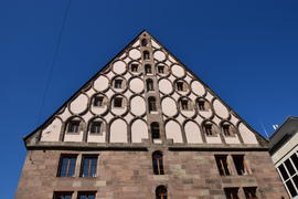 Германия - город Нюрнберг. Фасад старинного здания 