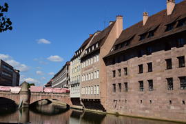 Германия - город Нюрнберг. Фасад старинного здания 