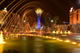 Астана - Башня "Байтерек"-ночью 