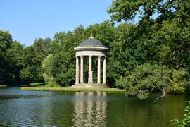 Беседка на территории дворах "Нимфенбург". Германия