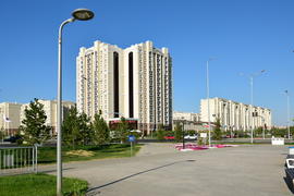 Астана - городская архитектура. Современные многоэтажные здания. Казахстан 