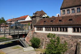 Германия - город Нюрнберг. Фасад старинного здания 