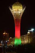 Астана - Башня "Байтерек"-ночью 