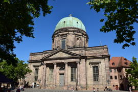 Германия - город Нюрнберг. Фасад старинного здания 