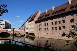 Германия - город Нюрнберг. Фасад старинного здания 