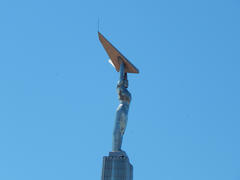 Россия. Самара. Памятник крылья над Волгой