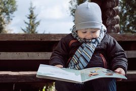 Мальчик с книгой