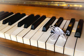Соска на пианино