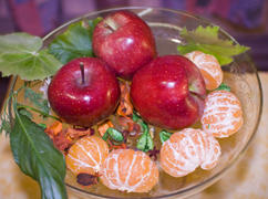 Фрукты в вазе