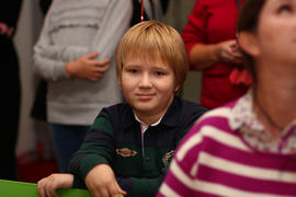 Мальчик-блондин