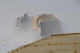 Тундра. Остатки цементного завода бывшей колонии. Ямало-ненецкий  автономный округ. Город Салехард, 