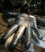 Реставрация статуи "Рабочий и колхозница"