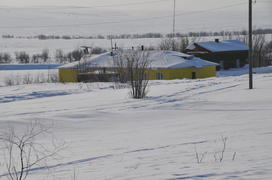 Тундра. Остатки цементного завода бывшей колонии. Ямало-ненецкий  автономный округ. Город Салехард, 