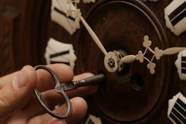 Старинные коллекционные часы с механическим заводом 