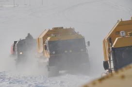 Тундра. Остатки цементного завода бывшей колонии. Ямало-ненецкий  автономный округ. Город Салехард, 