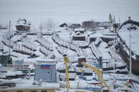 ¬иды на реку ќбь и порт. ямало-ненецкий  автономный округ. √ород —алехард, поселок Ћабытнанги. фото 
