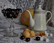 Ваза с черешней