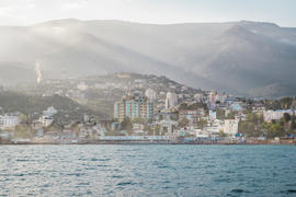 Побережье Чёрного моря в Ялте