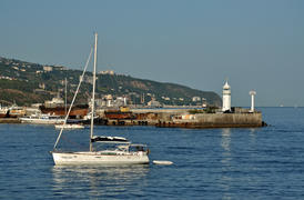 Заход яхты в порт